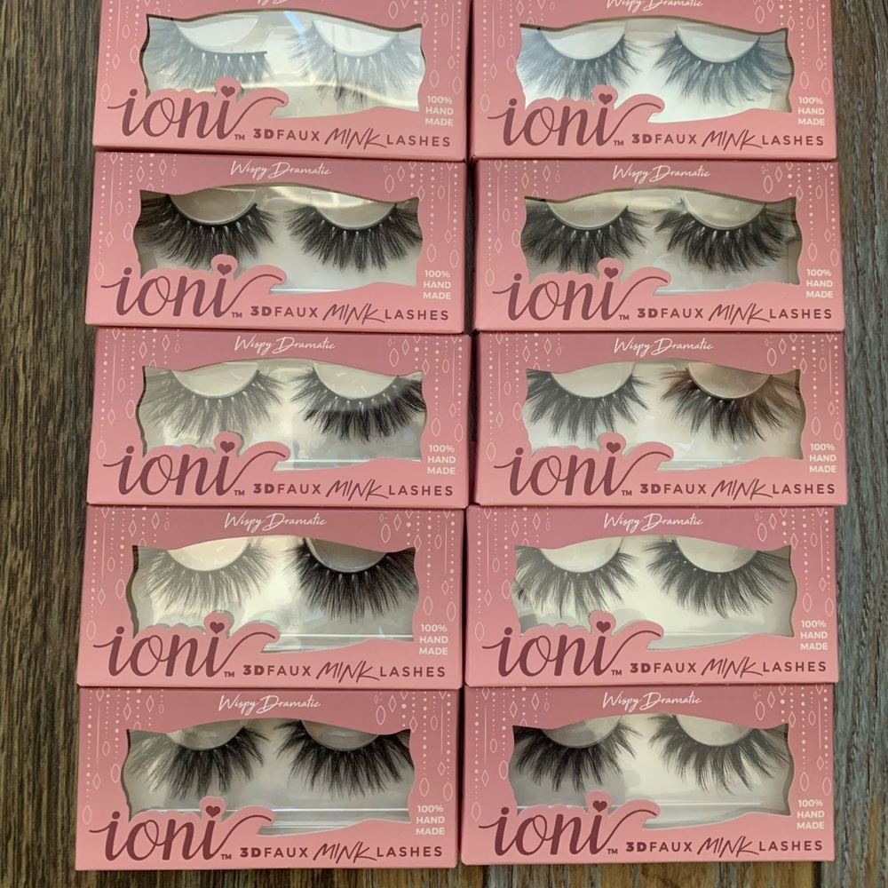 Ioni Eyelashes and Glue